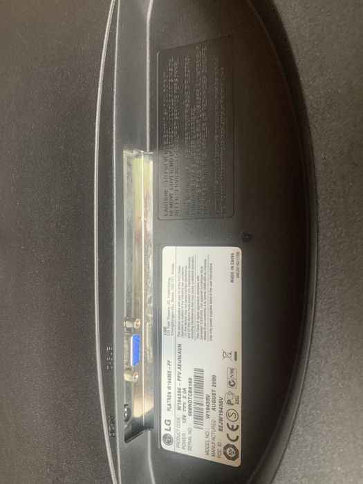 Монітор LG  Flatron  W1943SE 18.5 LCD VGA 13.66x768
