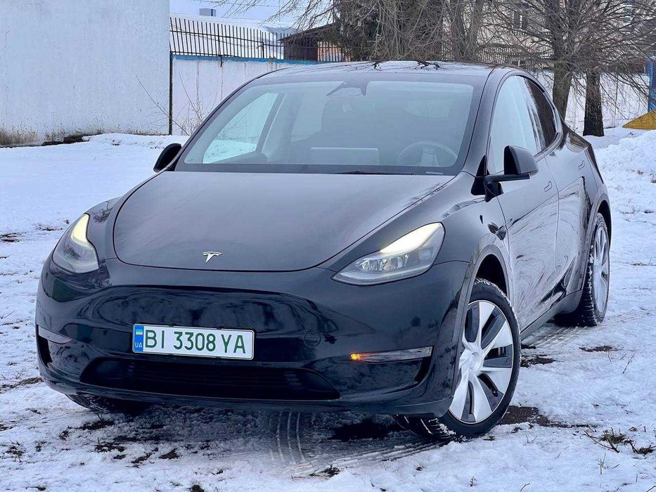 Tesla Model Y 2024