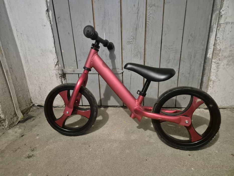 Rowerek biegowy Pinolino Luke – aluminiowy, lekki,
