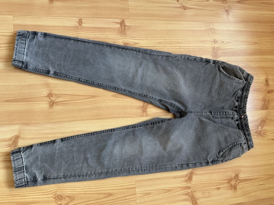 Spodnie jeansowe Reserved