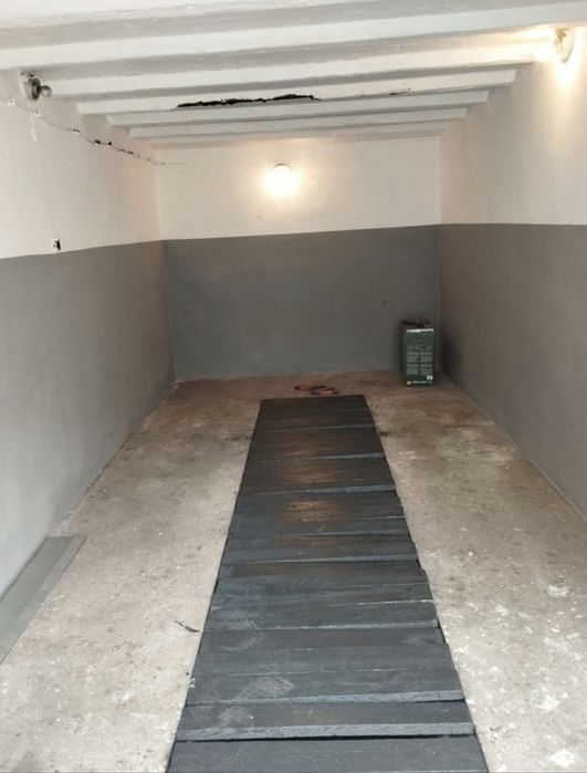 Garaż przy ulicy Skarbowej/Żabikowskiej