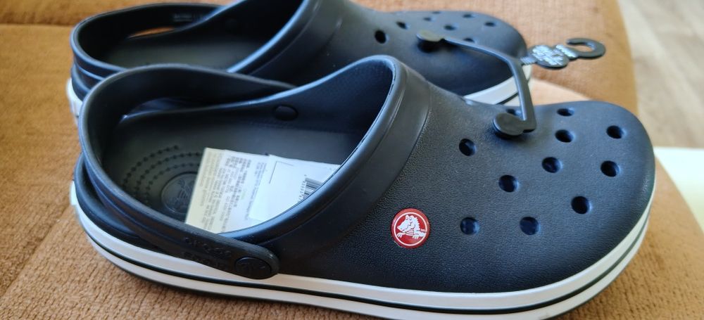 Nowe czarne klapki CROCS z czarnym napisem na tyle rozm 42/43 wkładka 27cm