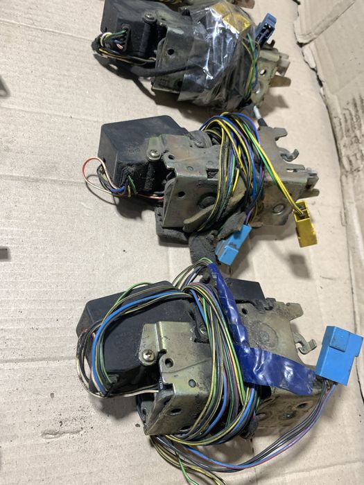 Замок двери Mercedes Sprinter Volkswagen LT Спринтер лт