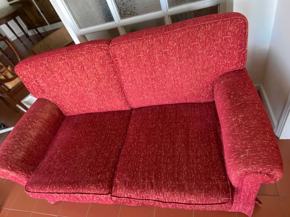 3 sofás e 2 cadeirões/poltronas individuais