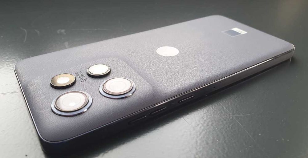 Motorola Edge 50 Neo 512G, uszkodzony na części.