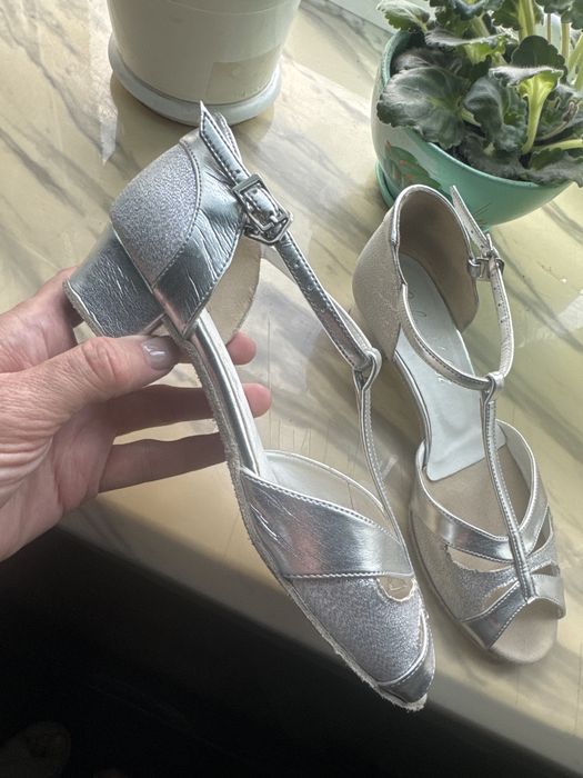 Туфлі бальні б/в