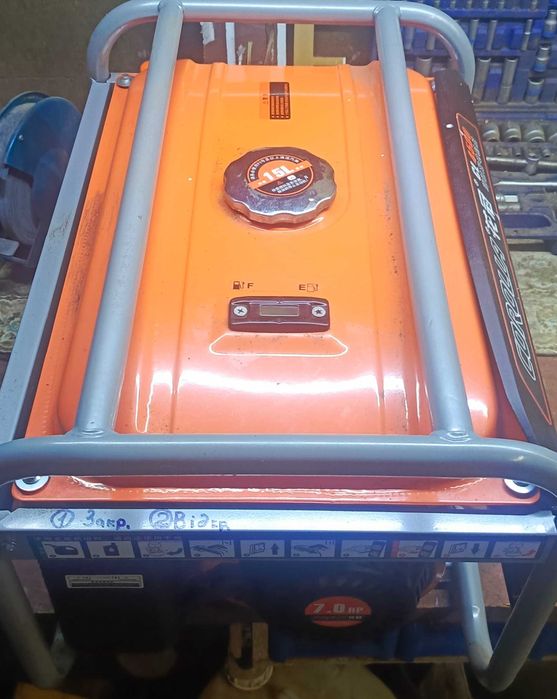 Генератор (2.8-3 кВт)