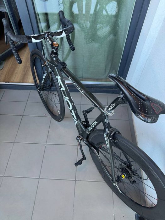 rower szosowy. Full carbon