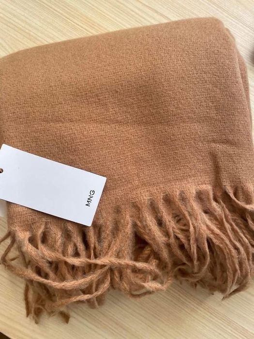 MANGO Іспанія Трендовий вовняний шарф-палантин