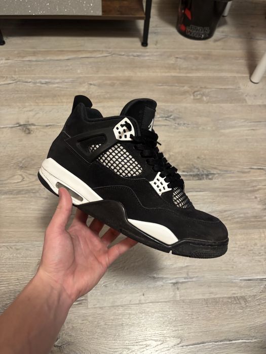 jordan 4 white thunder