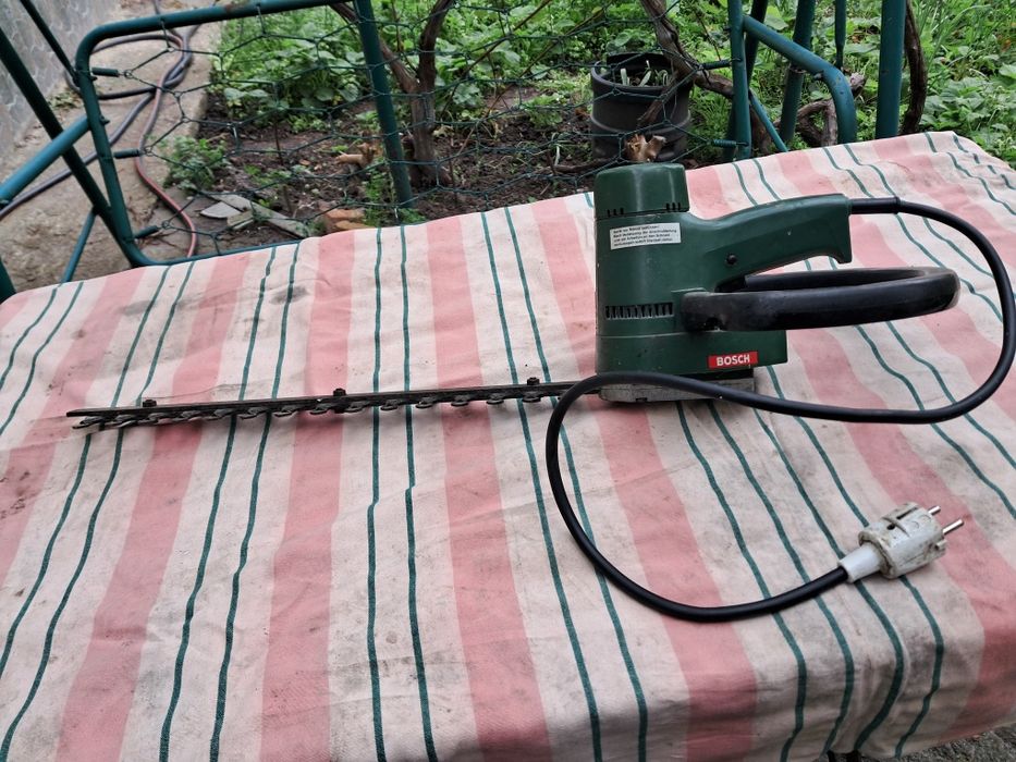 кущоріз електричний Bosch