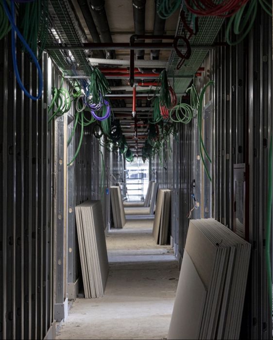 Koparko ładowarka, kucie, wyburzenia, infrastruktura techniczna