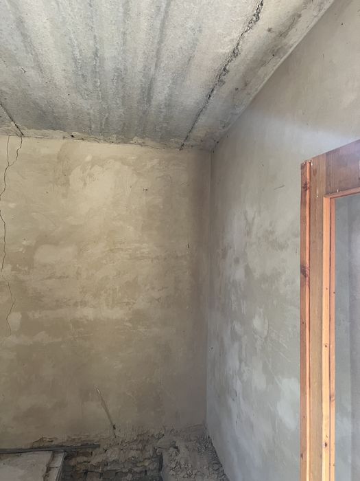 Продажа двоповерхового дуплекса - пів будинку - на Росі