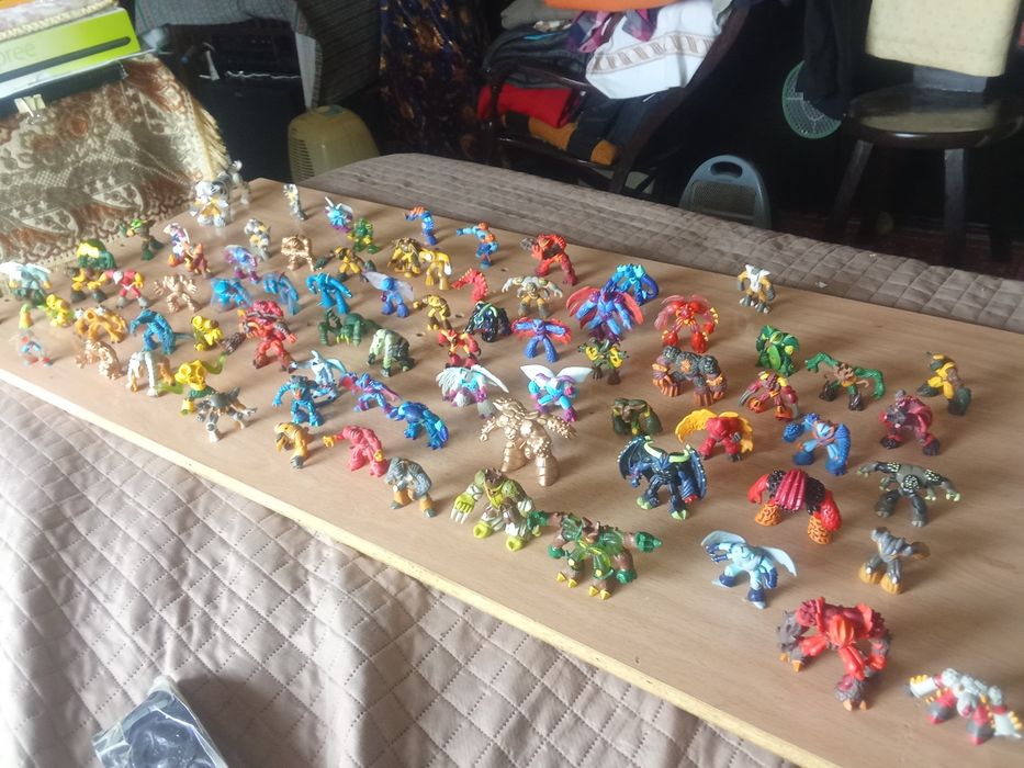 Bonecos de coleção novos