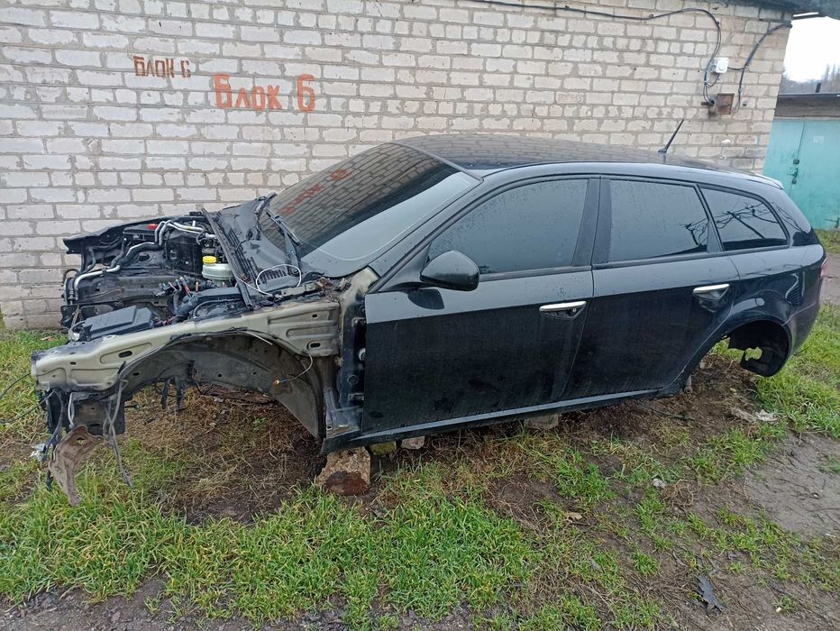 Продам кузов alfa romeo 159 универсал четверть