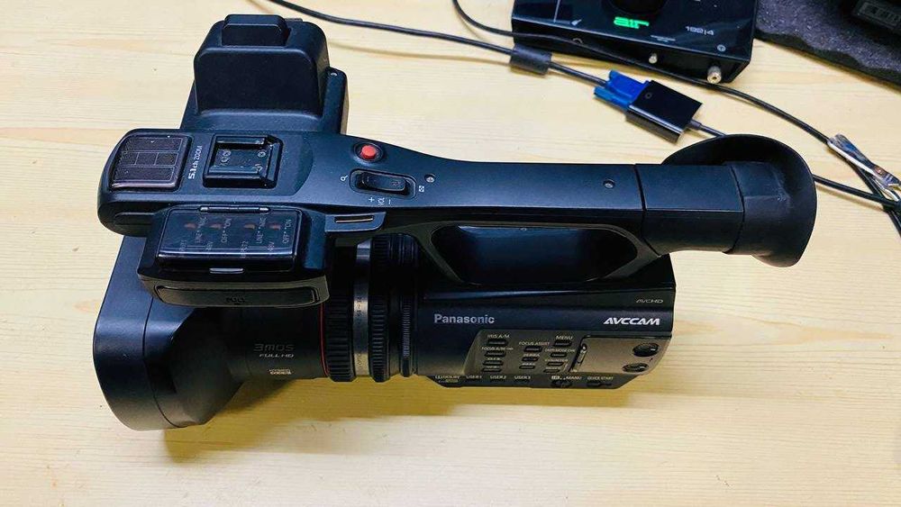 Відеокамера Panasonic AG AC-90 не працює. Потребує ремонту.