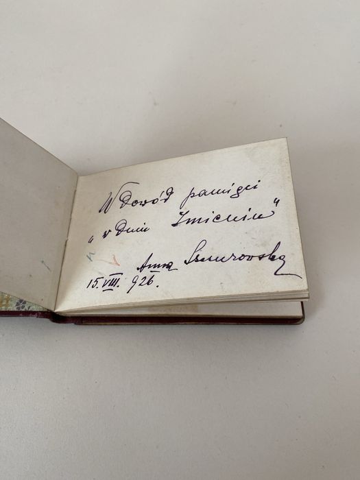 Przedwojenny pamiętnik w drewnianej oprawie