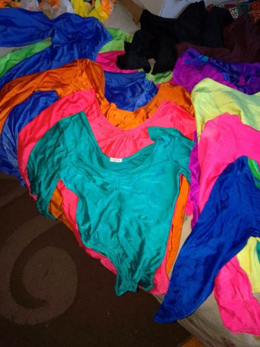 Кюлоти, купальники .плащі супер мена