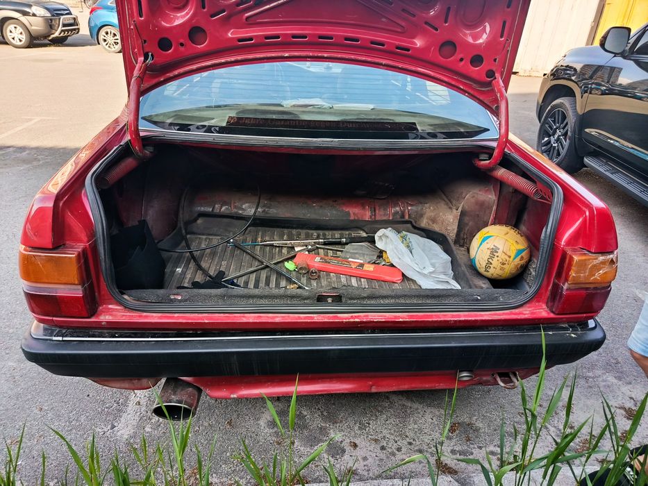 Ауді 100 с3 двигун 1.8