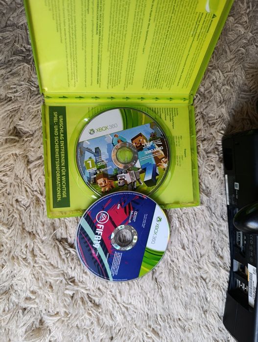 Xbox 360 250 GB, 2 pady, Kinect, gry Minecraft, FIFA 19 pl i inne