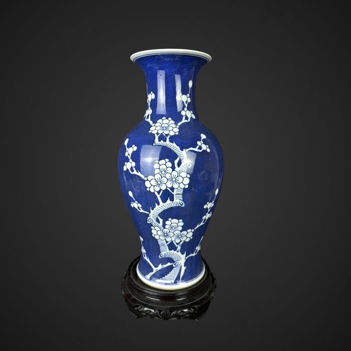 Chiński wazon kwiat wiśni prunus kobalt z podstawką Jingdezhen B4/6195