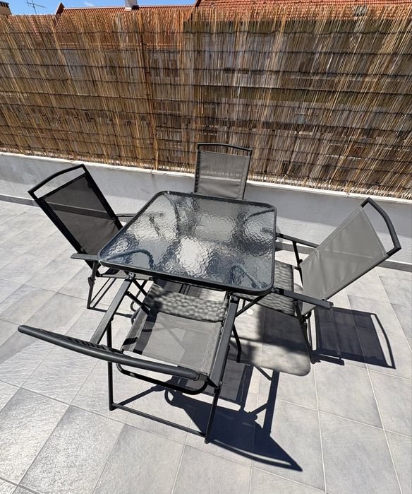 Conjunto mesa + 4 cadeiras