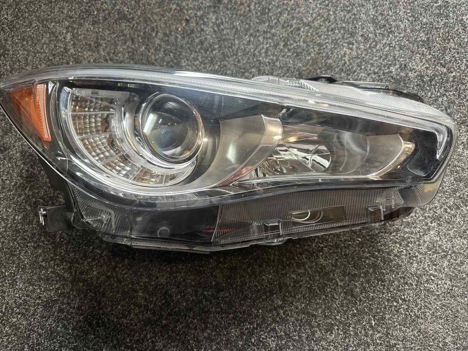 Права фара інфініті Q59 (донор)