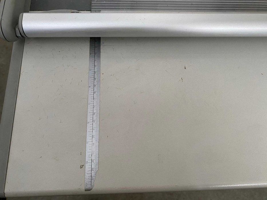 Vende-se guilhotina manual 130cm Neolt Trim.