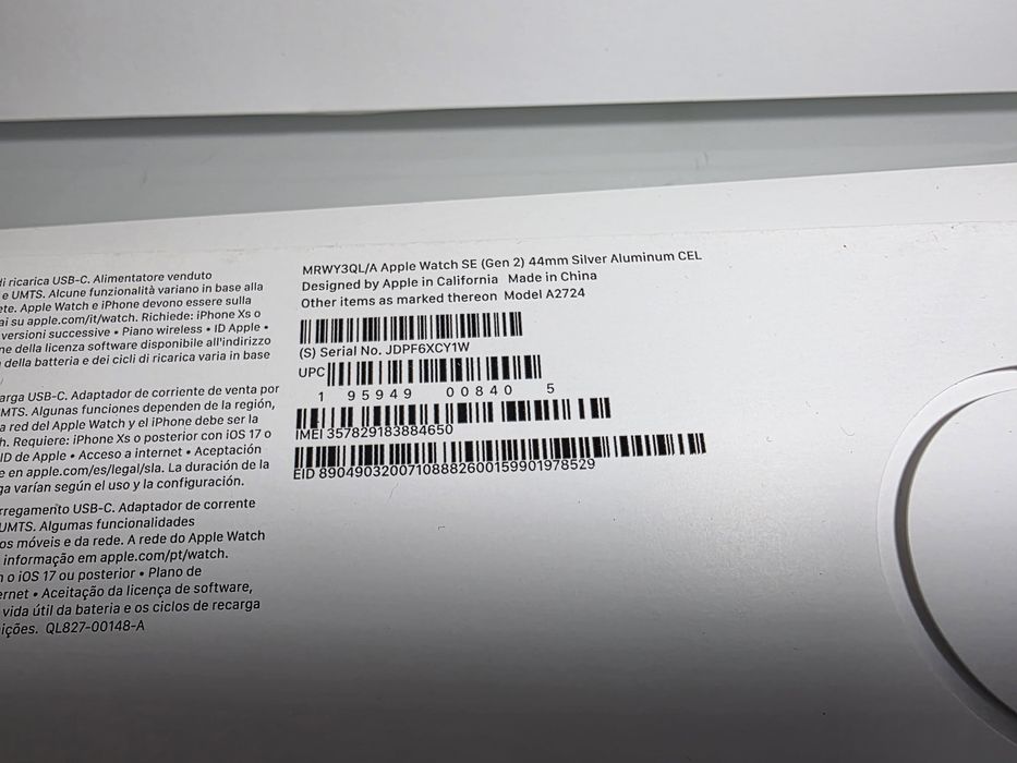 Apple Watch SE (Gen 2) 44mm Silver Aluminum CEL