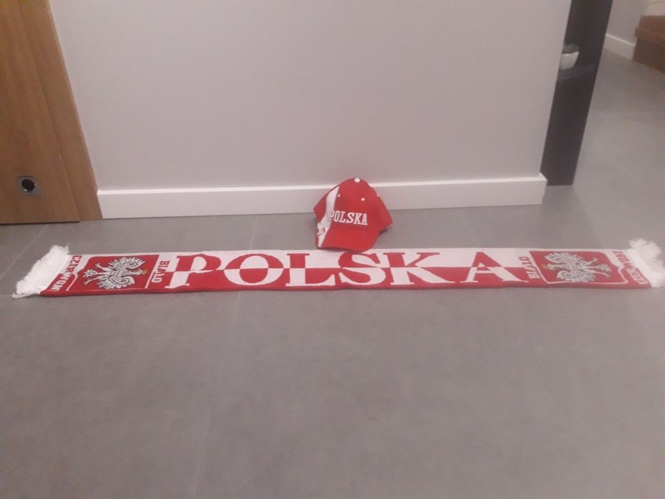 Zestawy kibica czapka z daszkiem i szalik Polska