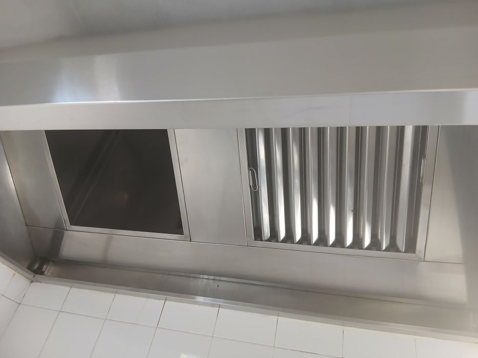 Exaustor em inox, de restaurante