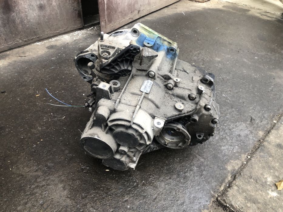 Коробка передач КПП 6 ст KXZ 2.0 TDi VW Passat B6 B7 Skoda Octavia A5