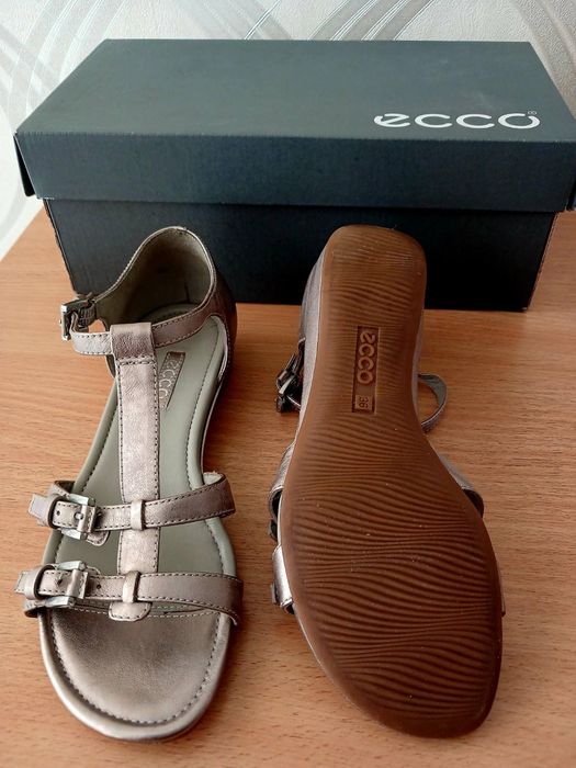 Женские босоножки фирмы  ECCO