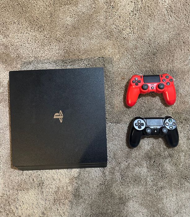 PS4 PRO 1TB a funcionar bem