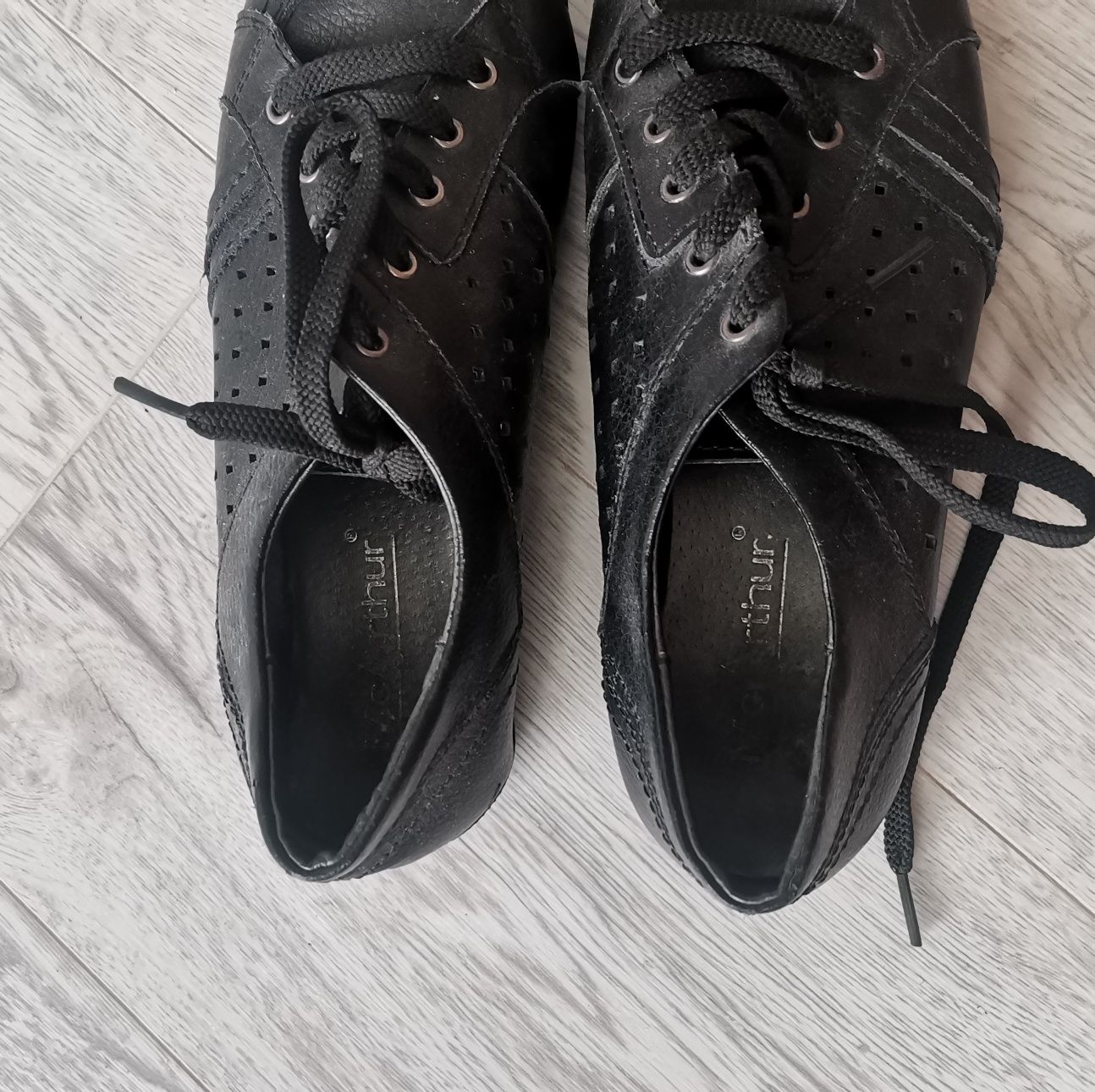 Skórzane buty sandały 37 38 czarne mokasyny sportowe Mcarthur trampki  Dębica • OLX.pl