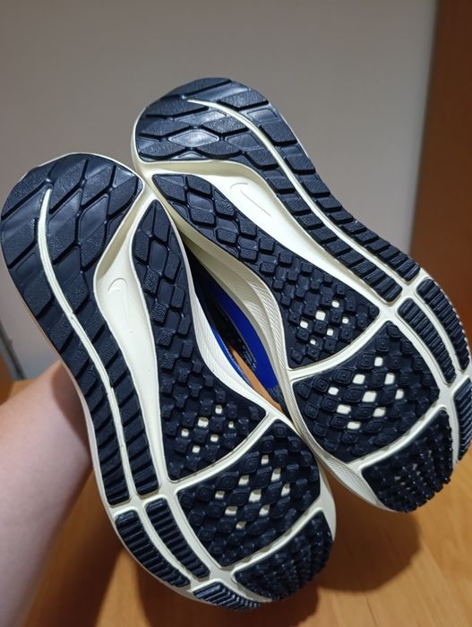 Кросівки Nike 38