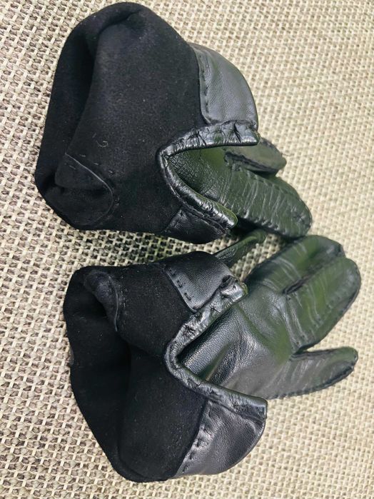 Luvas pretas de pele - unisexo