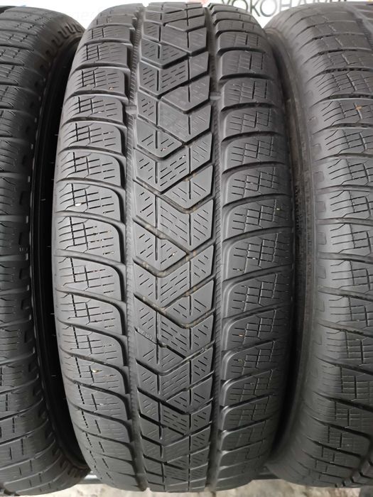 Зимові шини 225/65 R17 Pirelli scorpion winter	21рік
