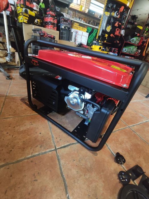 Бeнзинoвый гeнepaтop Edon PT-7000D/5.5кВт/100%медь/эл.старт/1фаза
