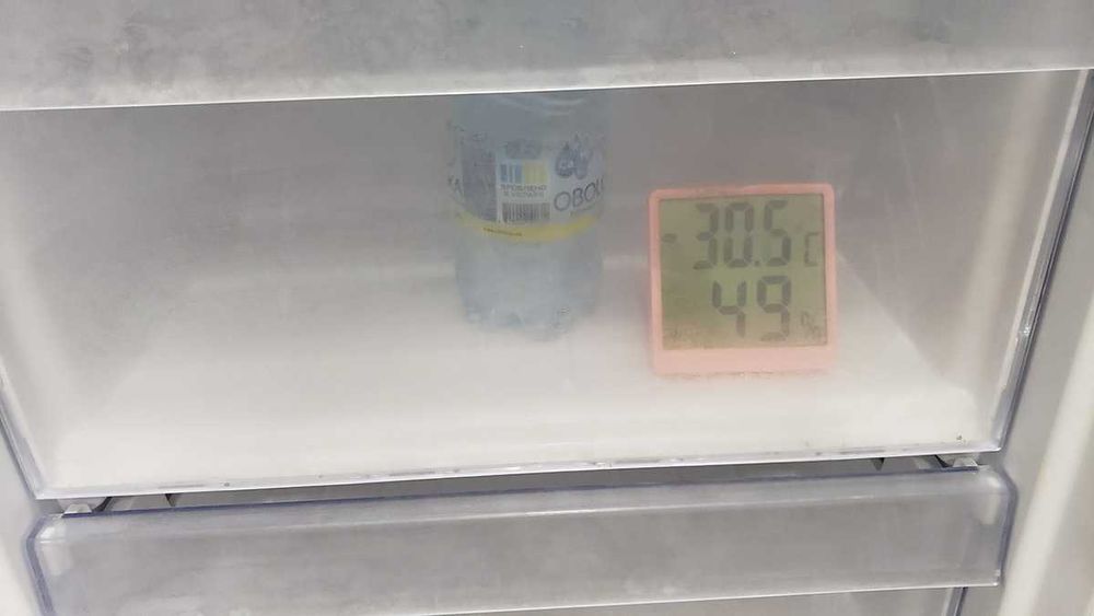 Морозильна камера Beko RFNK290T21W