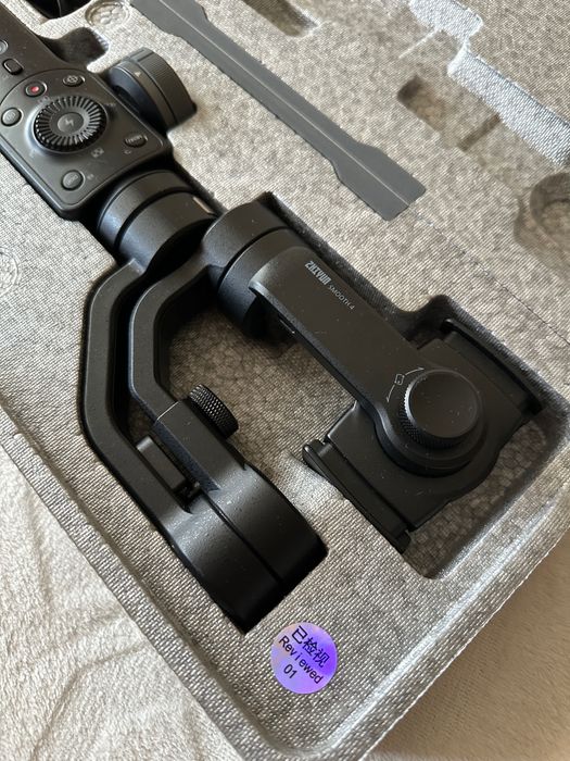 Стабілізатор Zhiyun smooth 4 в ідеальному стані
