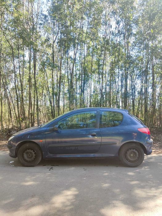 PEUGEOT 206 de 1999 (bem estimado)