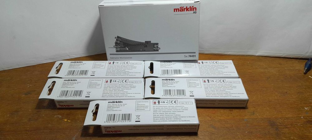 Lote de cinco motores para desvios h0, Marklin, Via "C" com a Ref. 74491
