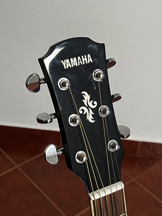 Yamaha APX 600 Oriental Blue Burst + Extras