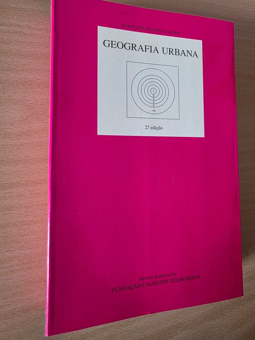 Livro "Geografia Urbana" de Jacqueline Beaujeu-Garnier