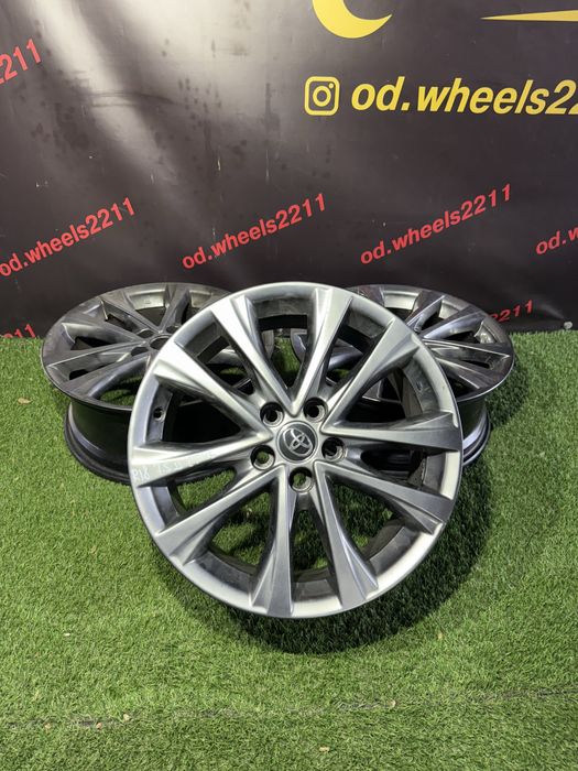 Диски r18 7.5JJ ET45 5x114.3 toyota lexus 3шт