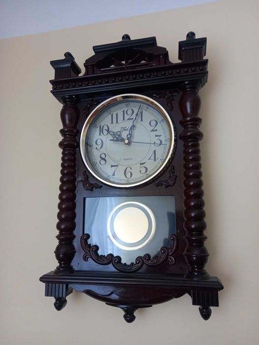 Zegar wiszący ścienny z wahadłem