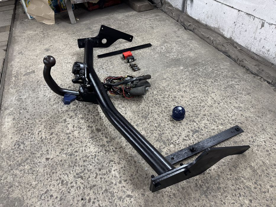 Зйомни Фаркоп форкоп приципне Форд Фокус 2 ІІ Ford Focus 2 Універсал