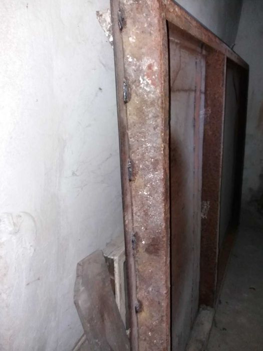 Ворота металеві.