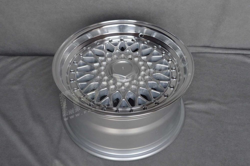Felgi DARE RS S135 15" 8J ET15 4x100 / 4x108 SL Silver Rivets